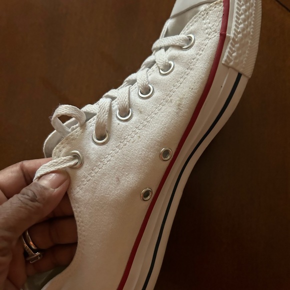 White converse - Picture 9 of 10